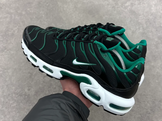 Nike Air Max Plus TN "Malachite" - Black / Malachite Green