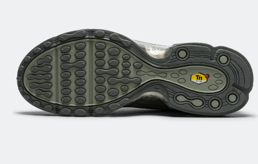Nike Air Max Plus VII "TN7" - Smokey Grey / Metallic Silver / Iron Grey